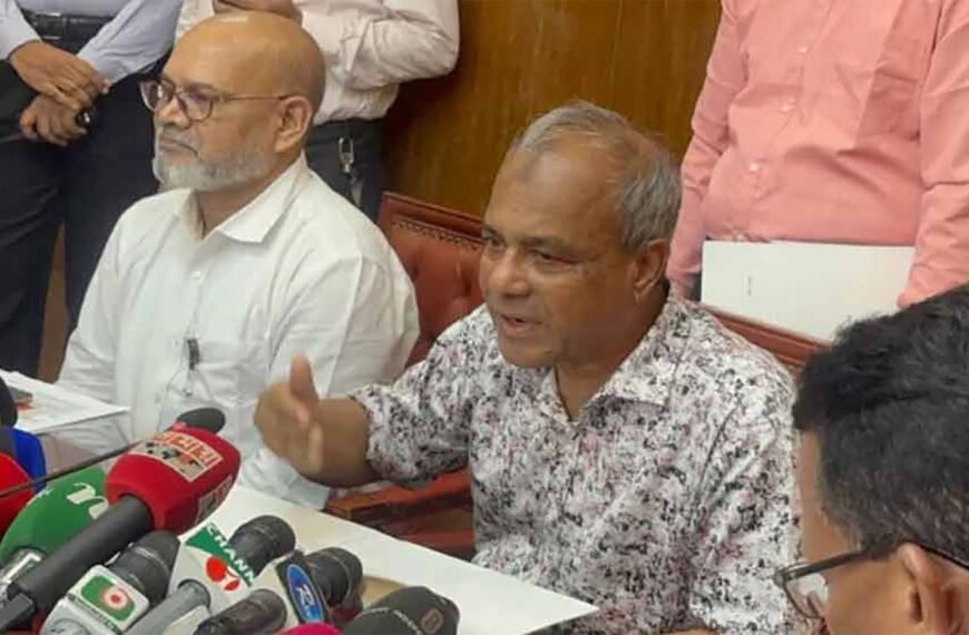 দুর্গাপূজা ঘিরে নাশকতার শঙ্কা নেই : স্বরাষ্ট্র উপদেষ্টা