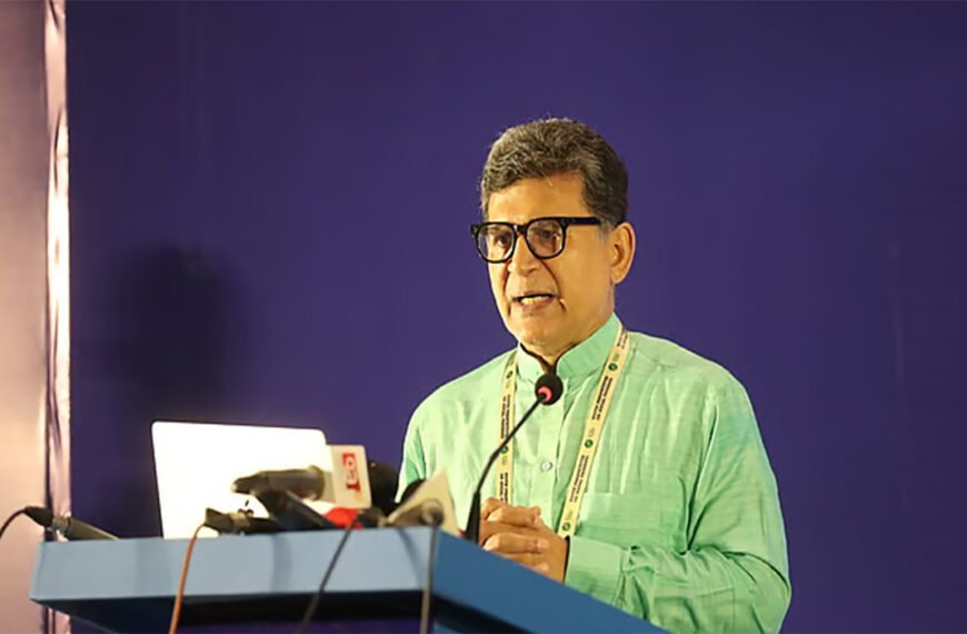 জনগণের সম্মতি ছাড়া কোনো উদ্যোগই বেশি দূর এগোতে পারে না: হোসেন জিল্লুর রহমান