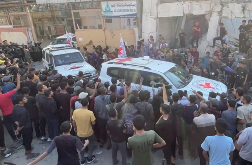 গাজায় জিম্মি মুক্তির প্রক্রিয়া শুরু: প্রথম ধাপে মুক্তি পেলেন সাতজন