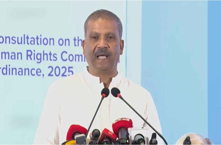 উপদেষ্টাদের কারও সেফ এক্সিটের দরকার নেই: আসিফ নজরুল