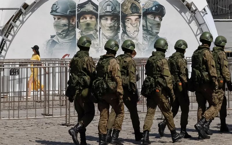 ‘বিশ্বের সবচেয়ে শক্তিশালী সেনাবাহিনী এখন রাশিয়ার’