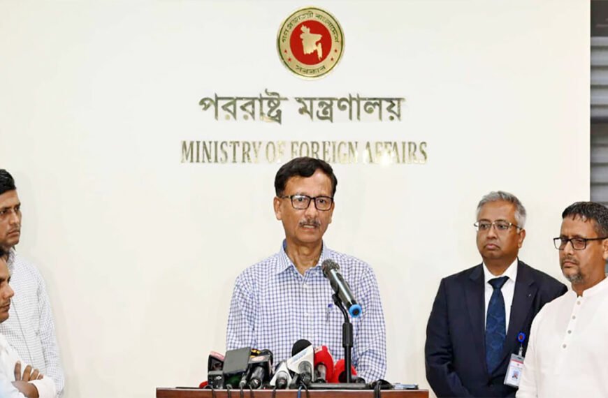 সাবের চৌধুরীর বাসায় রাষ্ট্রদূতদের বৈঠক নিয়ে যা বললেন পররাষ্ট্র উপদেষ্টা