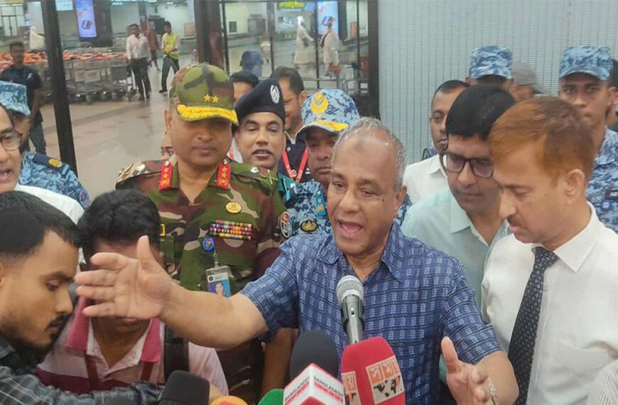 বিমানবন্দরে আগুন, তদন্তে আসছে ৪ দেশের বিশেষজ্ঞ টিম : স্বরাষ্ট্র উপদেষ্টা