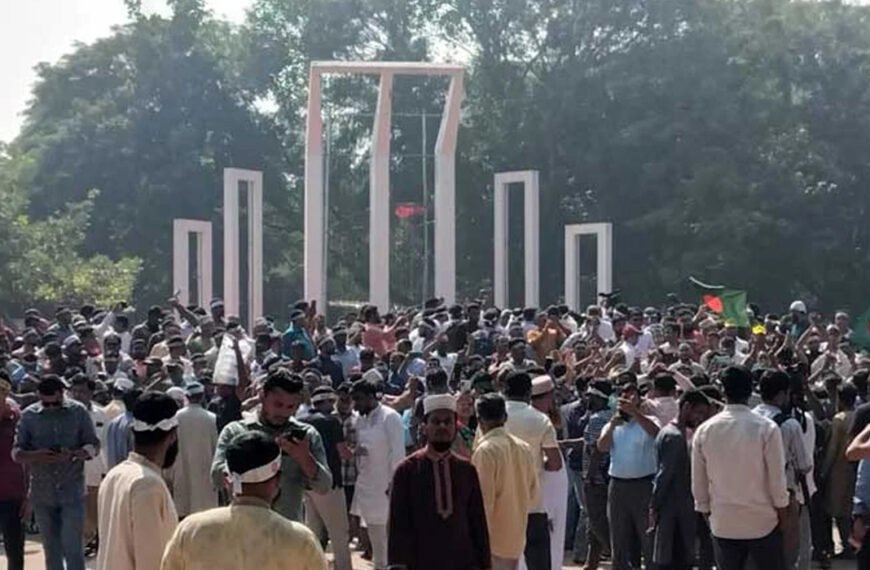 শিক্ষকদের ওপর হামলার দায়ে স্বরাষ্ট্র ও প্রাথমিক শিক্ষা উপদেষ্টার পদত্যাগ দাবি