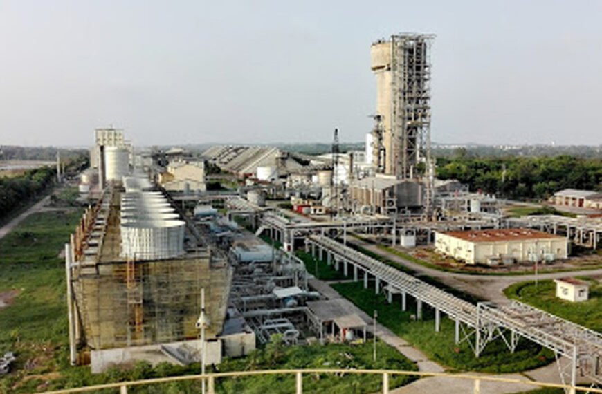 ৭ মাস বন্ধ থাকার পর চট্টগ্রামের সিইউএফএল ইউরিয়া সার উৎপাদন পুনরায় শুরু