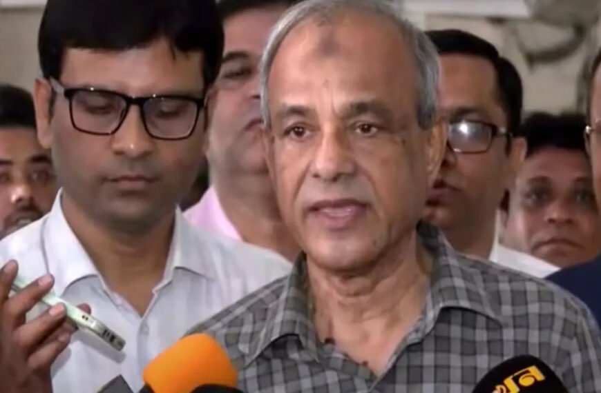 স্বরাষ্ট্র উপদেষ্টা : আ.লীগের কর্মসূচি রোধে আইনশৃঙ্খলা বাহিনীকে কঠোর ব্যবস্থার নির্দেশ