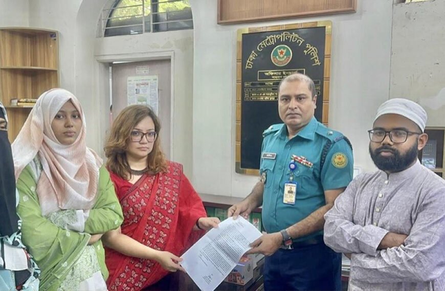 মামলা করলেন ঢাবি শিক্ষক মোনামী