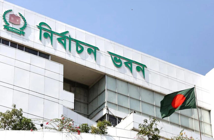 ৩১ অক্টোবর পর্যন্ত যারা ভোটার হয়েছেন, তারা ভোট দিতে পারবেন : ইসি সচিব আখতার আহমেদ।