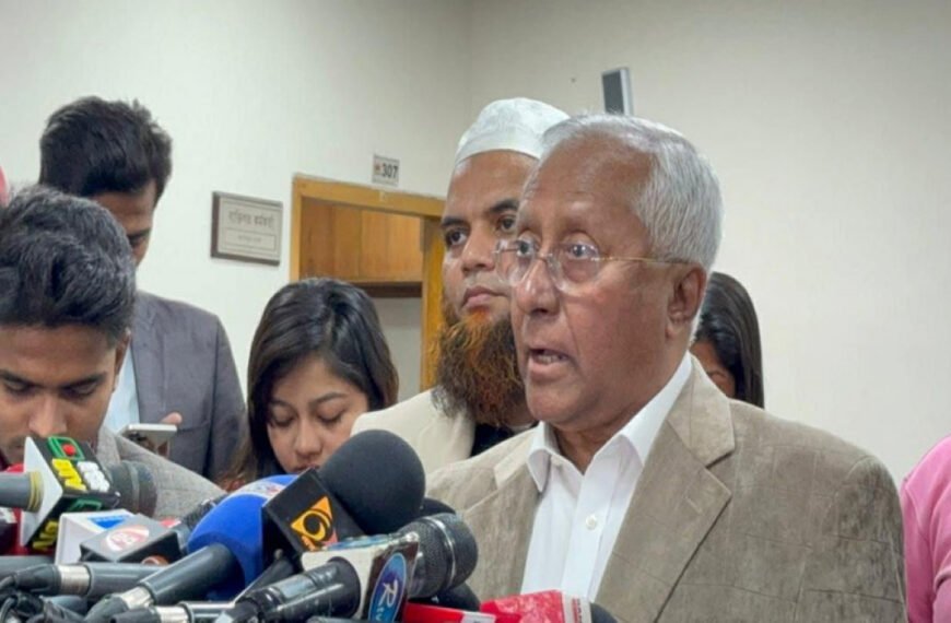 নির্বাচনে প্রার্থীদের অস্ত্র রাখার বিষয়ে প্রয়োজনে আচরণবিধি সংশোধন করা হবে : ইসি সচিব আখতার আহমেদ