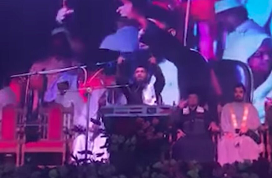 চট্টগ্রামের সন্দ্বীপে একটি কিরাত সম্মেলনে ‘পাকিস্তান জিন্দাবাদ’ স্লোগান