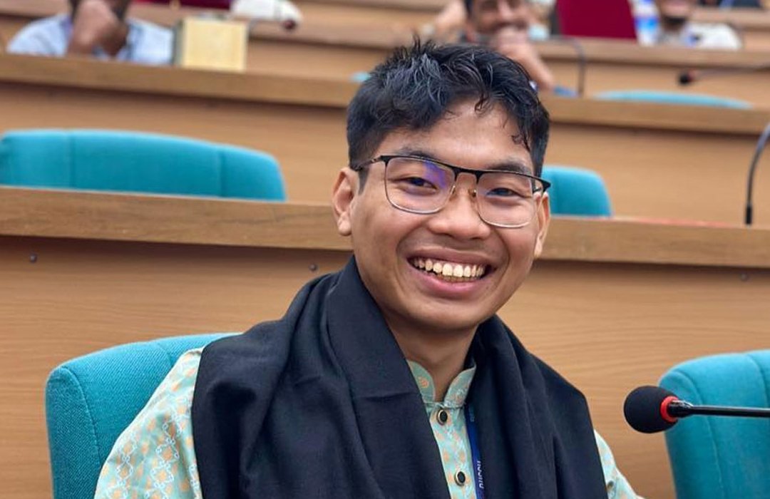 ডাকসু থেকে পদত্যাগের সিদ্ধান্ত সর্বমিত্র চাকমার