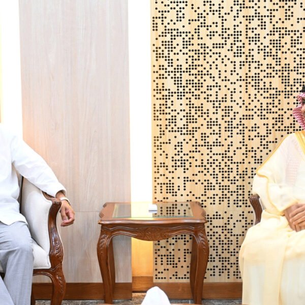 প্রধানমন্ত্রী তারেক রহমানের সঙ্গে সৌদি রাষ্ট্রদূতের সৌজন্য সাক্ষাৎ