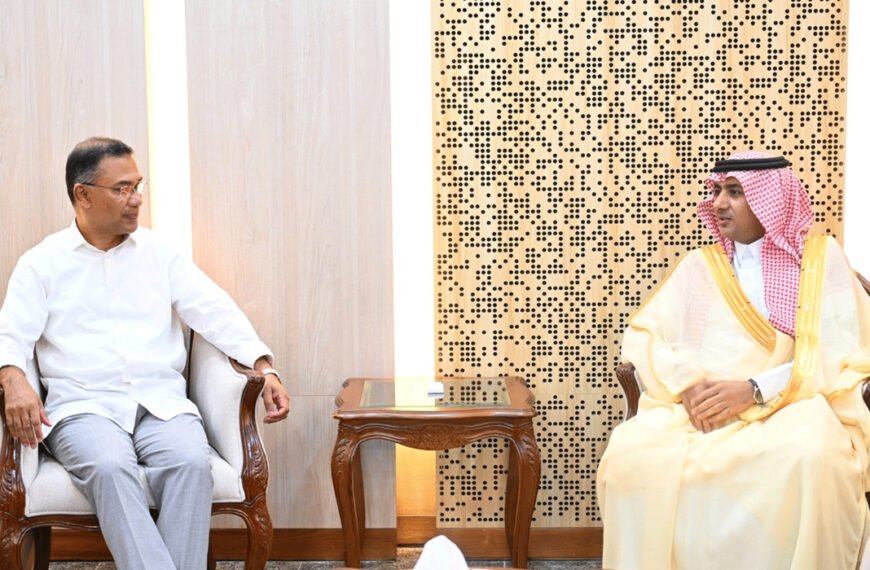 প্রধানমন্ত্রী তারেক রহমানের সঙ্গে সৌদি রাষ্ট্রদূতের সৌজন্য সাক্ষাৎ