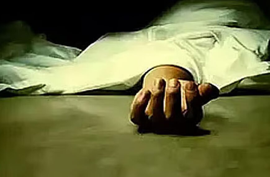 পল্লবীতে স্বামীর ঝুলন্ত লাশ উদ্ধার, পাশে পড়েছিল স্ত্রী&hellip;