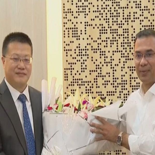 প্রধানমন্ত্রীর সঙ্গে চীনের রাষ্ট্রদূতের সৌজন্য সাক্ষাৎ