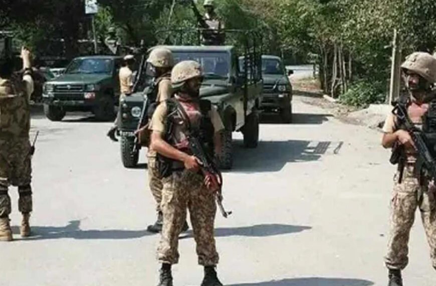 পাকিস্তানে জঙ্গি হামলায় নিরাপত্তা বাহিনীর ১১ সদস্য ও&hellip;