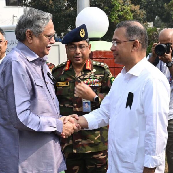 রাষ্ট্রপতির সঙ্গে প্রধানমন্ত্রীর সাক্ষাৎ