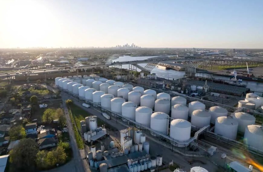 তেলের দাম ব্যারেলপ্রতি ১০৫ ডলার ছাড়াল, যুদ্ধের প্রভাবে&hellip;