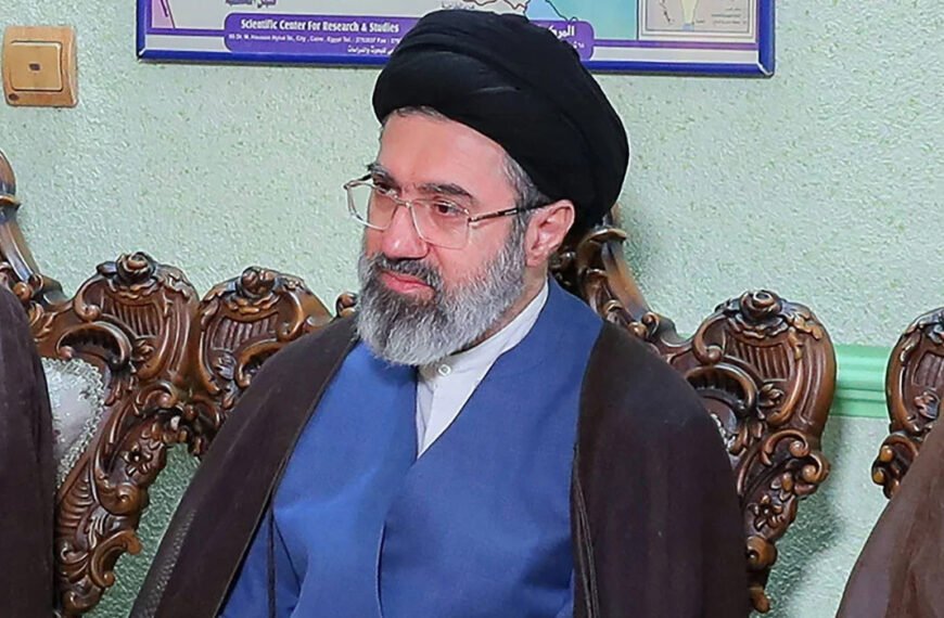 মোজতবা খামেনির প্রতি ইরানের সশস্ত্র বাহিনীর আনুগত্য ঘোষণা