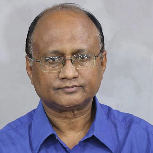 ২ কমিশনারসহ দুদক চেয়ারম্যানের পদত্যাগ