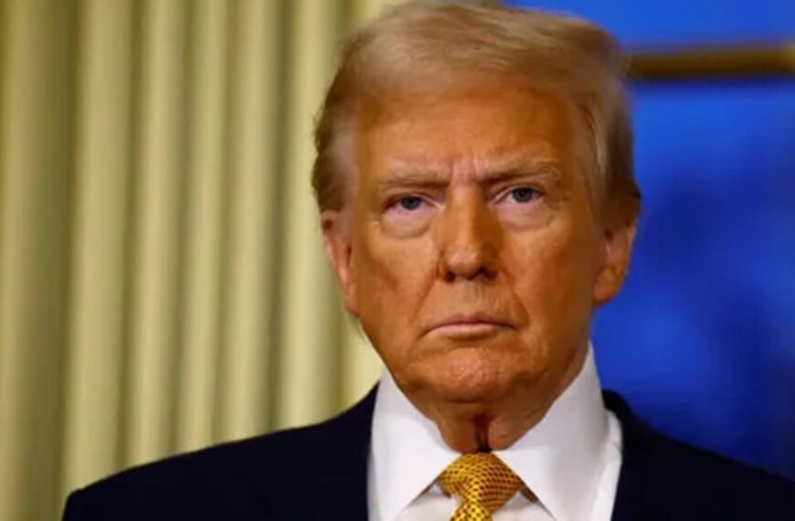 ট্রাম্পকে ক্ষমতাচ্যুতির ডাক