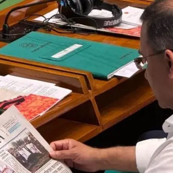 সংসদ অধিবেশন চলাকালেও রাষ্ট্রীয় দায়িত্বের প্রতি অনন্য দৃষ্টান্ত স্থাপন করলেন প্রধানমন্ত্রী