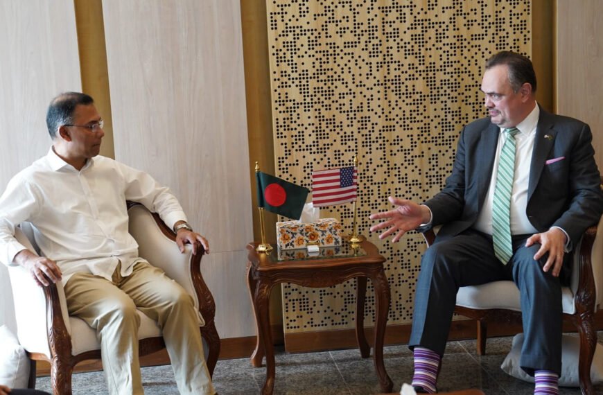 প্রধানমন্ত্রীর সঙ্গে মার্কিন রাষ্ট্রদূতের সৌজন্য সাক্ষাৎ