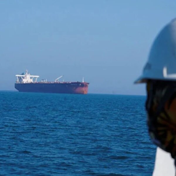 হরমুজ প্রণালিতে দুটি ভারতীয় জাহাজে গুলি, ইরানের রাষ্ট্রদূতকে তলব দিল্লির