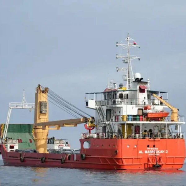 মার্কিন অবরোধের প্রতিবাদে আবারও হরমুজ প্রণালি বন্ধ করে দিল ইরান