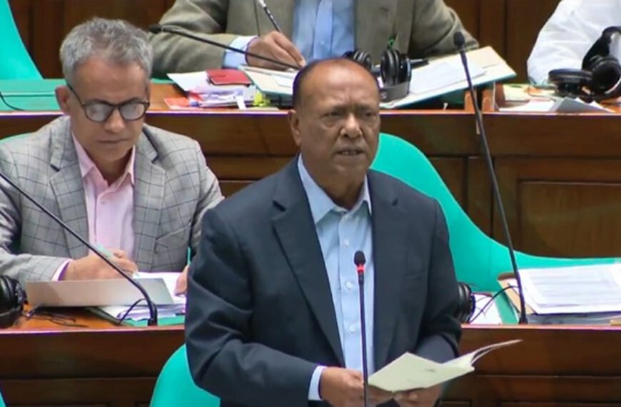 সরকার জলবায়ু পরিবর্তনের প্রভাব মোকাবিলায় বহুমুখী পদক্ষেপ নিয়েছে : মিন্টু