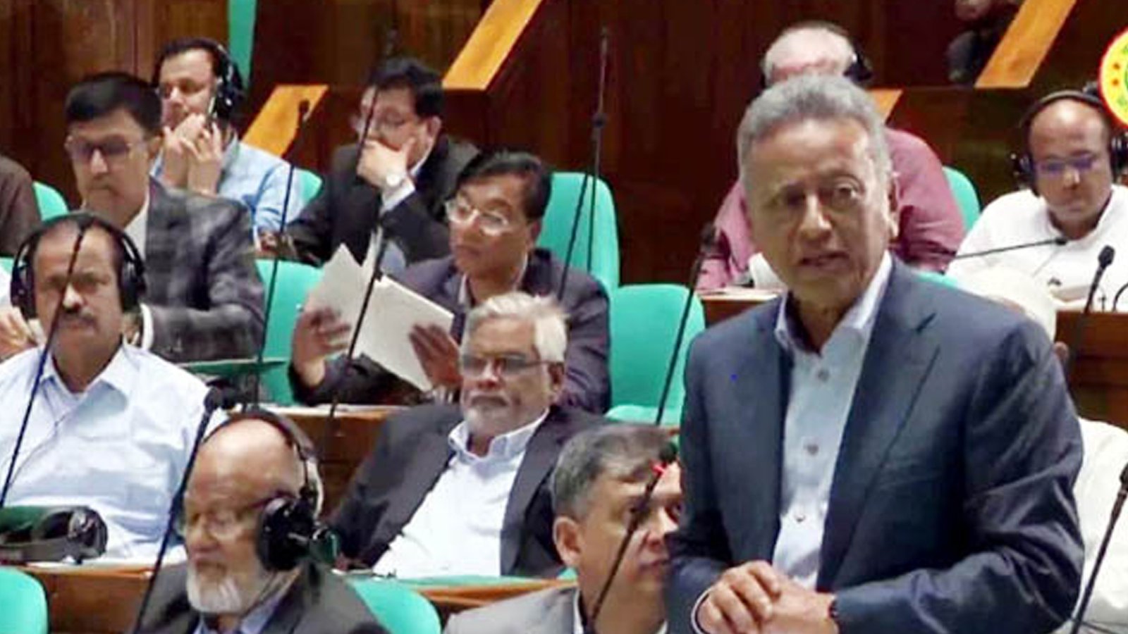 সংসদে শীর্ষ ২০ ঋণখেলাপির তালিকা প্রকাশ করলেন অর্থমন্ত্রী