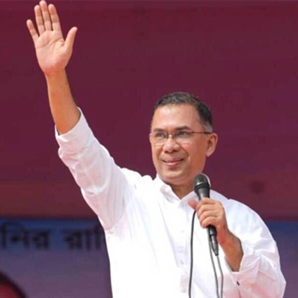 ঘরের ছেলে ফিরলেন প্রধানমন্ত্রী হয়ে, আনন্দে মাতোয়ারা বগুড়া