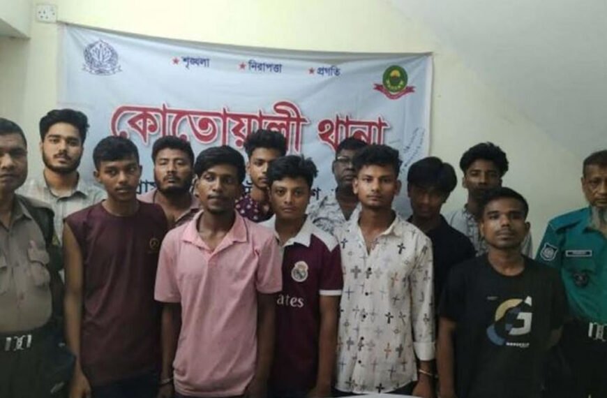 চট্টগ্রামে ঝটিকা মিছিল : নিষিদ্ধ আওয়ামী লীগ-ছাত্রলীগের ১২ নেতাকর্মী গ্রেফতার