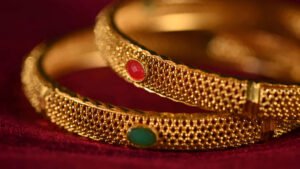 বাজারে স্বর্ণের ভরি কত