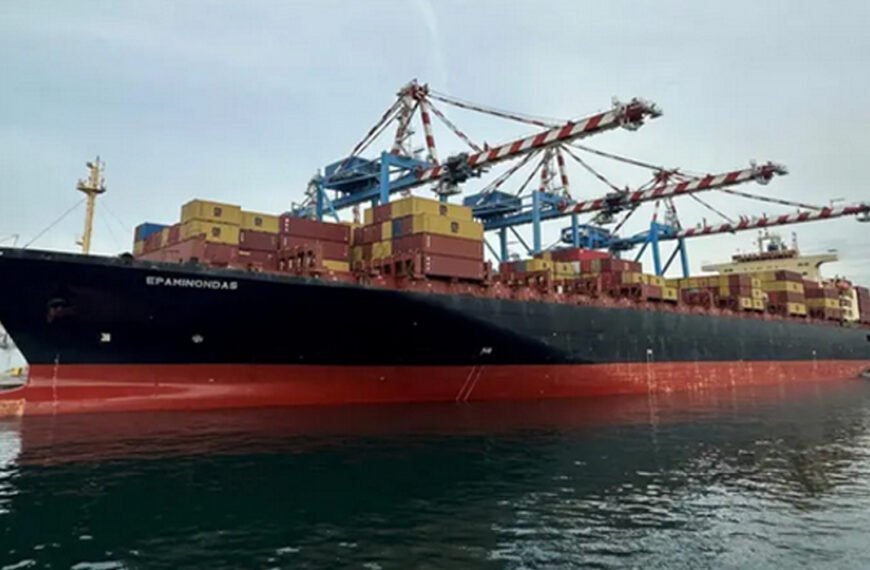 মার্কিন অবরোধ থাকলে হরমুজ খুলবে না: ইরান