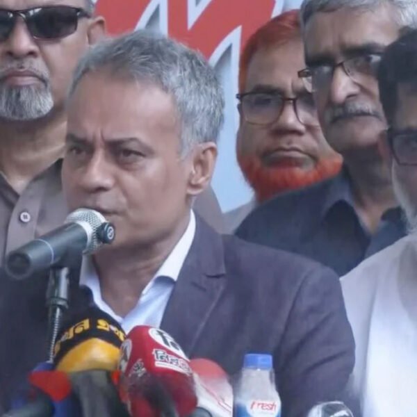 ধানের খড়ে চাকা স্লিপ, এজন্য ট্রেনের বিলম্ব: রেলমন্ত্রী