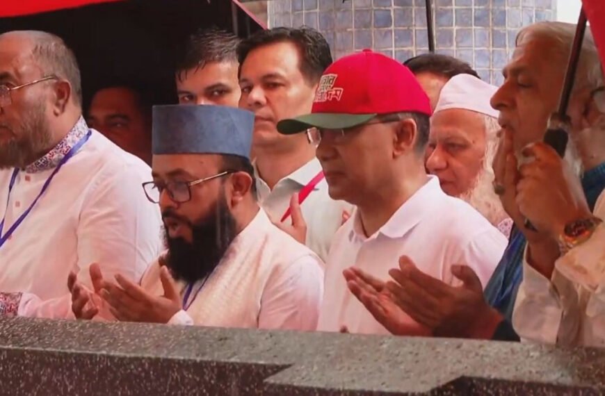 সিলেটে হজরত শাহজালাল (রহ.) এর মাজার জিয়ারত করেছেন প্রধানমন্ত্রী