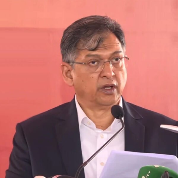 ফায়ার সার্ভিস সদস্যদের সুযোগ-সুবিধা বাড়াতে কাজ করছে সরকার : স্বরাষ্ট্রমন্ত্রী