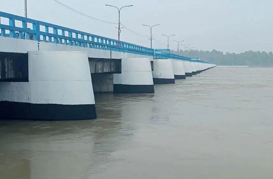 তিস্তার পানি বিপৎসীমা ছুঁই ছুঁই, খুলে দেওয়া হয়েছে ৪৪ জলকপাট