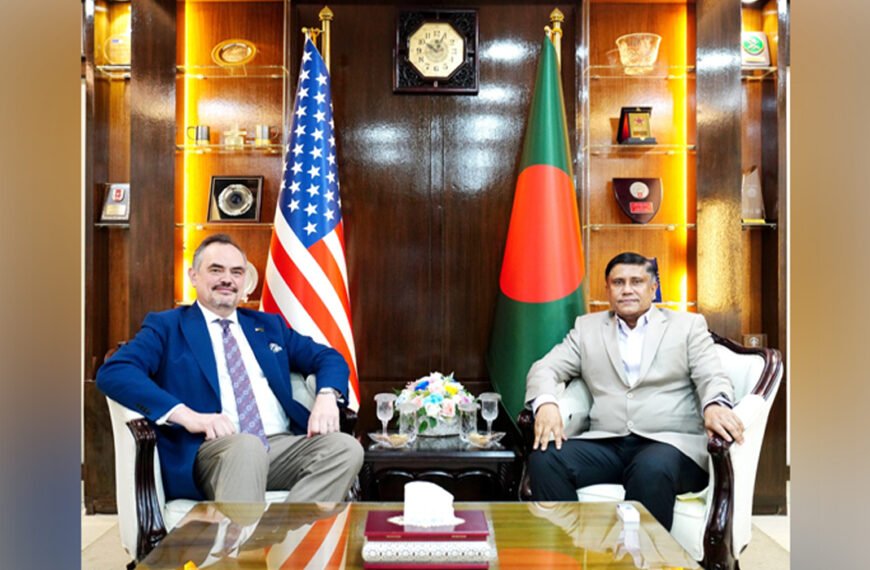 প্রধানমন্ত্রীর প্রতিরক্ষা উপদেষ্টার সঙ্গে মার্কিন রাষ্ট্রদূতের সাক্ষাৎ  