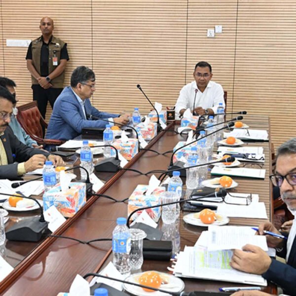 প্রধানমন্ত্রীর সভাপতিত্বে যানজট নিরসন ও ট্রাফিক ব্যবস্থাপনা বিষয়ক সভা অনুষ্ঠিত