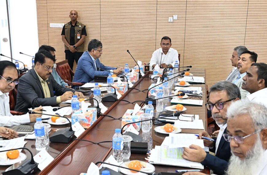 প্রধানমন্ত্রীর সভাপতিত্বে যানজট নিরসন ও ট্রাফিক ব্যবস্থাপনা বিষয়ক সভা অনুষ্ঠিত