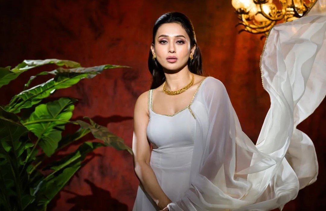 ভুয়া তথ্য প্রচারে ক্ষুব্ধ মিমি, আইনি পদক্ষেপের হুঁশিয়ারি
