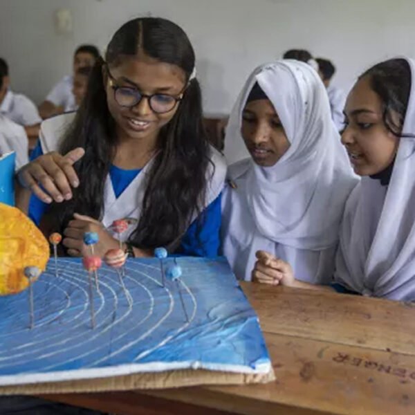 শিক্ষাকে আনন্দময় ও কর্মমুখী করার উদ্যোগ