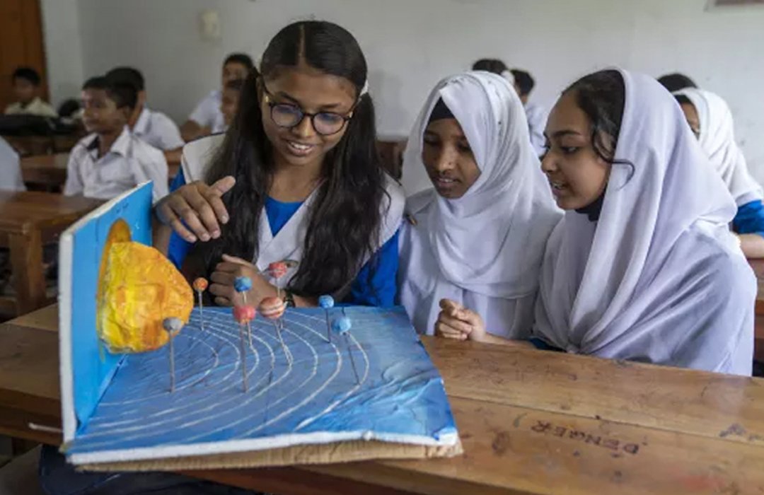শিক্ষাকে আনন্দময় ও কর্মমুখী করার উদ্যোগ