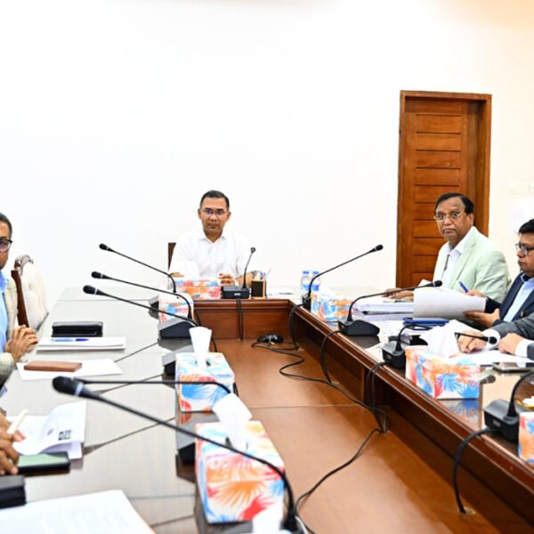 প্রধানমন্ত্রীর সভাপতিত্বে ডিএসসিসির সড়ক ব্যবস্থাপনা বিষয়ক সভা অনুষ্ঠিত