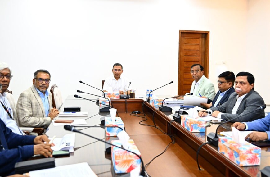 প্রধানমন্ত্রীর সভাপতিত্বে ডিএসসিসির সড়ক ব্যবস্থাপনা বিষয়ক সভা অনুষ্ঠিত