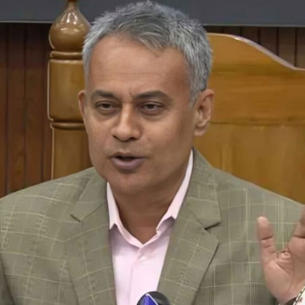 যাত্রীসেবা না বাড়ালে বাস কোম্পানির রুট বাতিল: সড়কমন্ত্রী