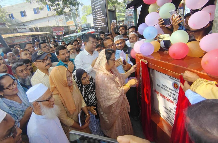পর্যায়ক্রমে সব রাস্তা উন্নয়ন করা হবে: খাদ্যমন্ত্রী