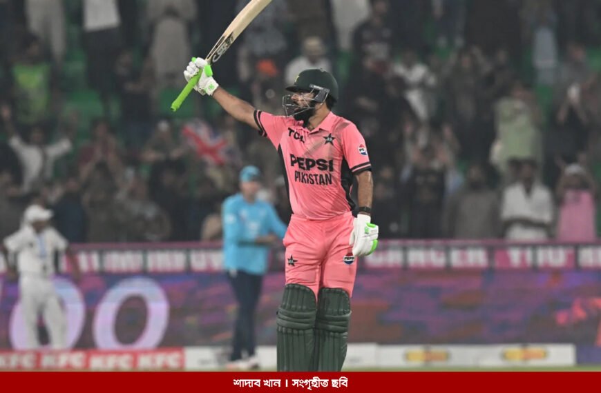 শাদাবের অবিশ্বাস্য সেঞ্চুরিতে ইংল্যান্ডকে ১ উইকেটে হারাল পাকিস্তান